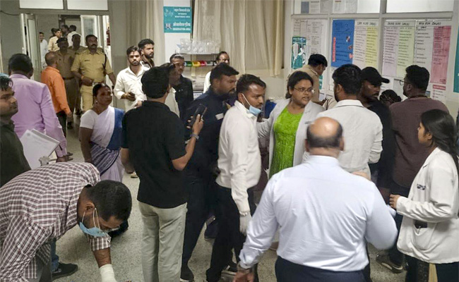 MP CM announces rewards for 113 cops for helping Chhindwara accident victims